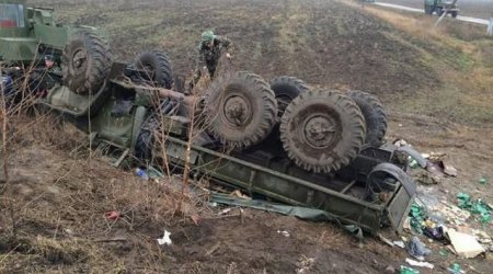 ​​​​​​​Ermənistanda yük maşını aşdı - 11 hərbçi yaralanıb 