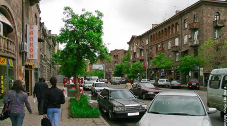 Ermənistanda əhalinin sayı sürətlə azalır