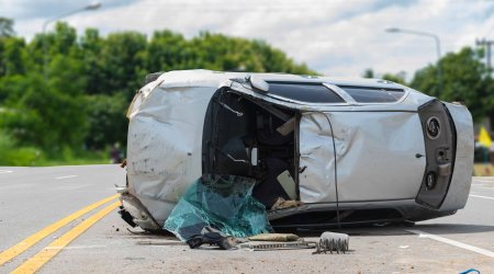 Astarada avtomobil körpüdən aşdı: Ölən VAR