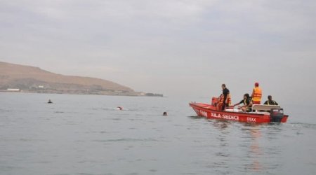 Lökbatanda balıq tutan 2 nəfər dənizdə batdı – Axtarışlar davam etdirilir