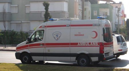 Türkiyədə silah anbarı partladı - Yaralananlar var