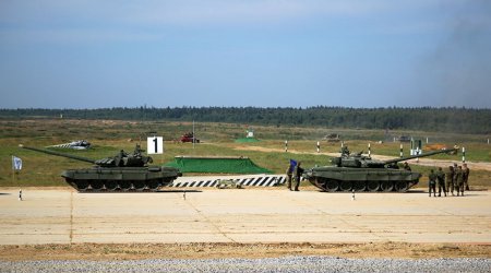 Azərbaycan tankları Moskvada yarışa qatıldı
