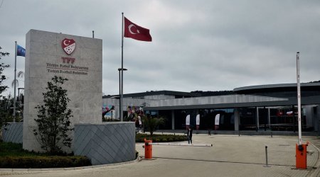 Türkiyə Futbol Federasiyasının binasına SİLAHLI HÜCUM - VİDEO