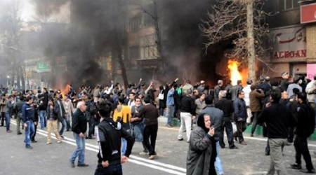 İranın repressiv qüvvələri tərəfindən güllələnən gəncin FOTOSU 