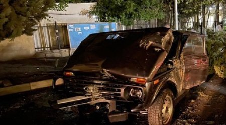Paytaxtda QƏZA – Avtoxuliqanlıq edən sürücü maşını aşırdı - FOTO 