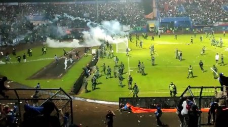 İndoneziyada stadionda iğtişaşlar: 127 nəfər həlak oldu - 180 yaralı var - VİDEO