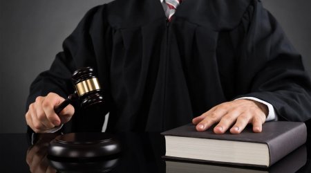 8 hakim intizam məsuliyyətinə cəlb edildi