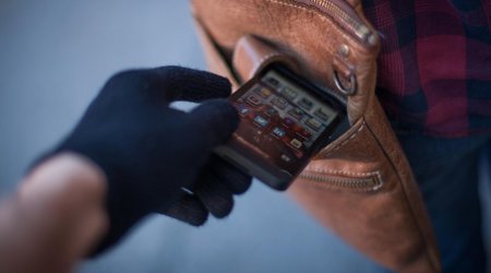 Paytaxtda QARƏT - Qadının çantasından 2 minlik mobil telefon oğurlandı