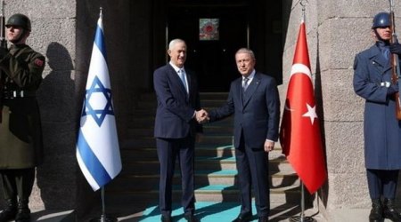 Hulusi Akar Ankarada israilli həmkarı ilə görüşdü