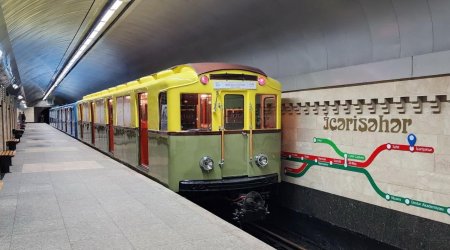 Bakı metrosunda retro vaqonlar nümayiş olunur - FOTO