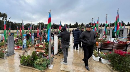 İkinci Şəhidlər xiyabanına insan axını BAŞLAYIB 