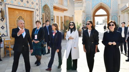 Mehriban Əliyeva Səmərqənddə “Əbədi şəhər”lə tanış oldu - FOTO