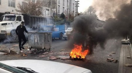 İranda ETİRAZLAR - 344 nümayişçi öldürülüb, 15 820 nəfər saxlanılıb