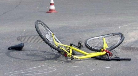 Zaqatalada velosipedçini avtomobil vurub öldürüb - VİDEO
