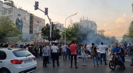İrandakı etiraz aksiyaları zamanı 2400 nəfər həbs edilib