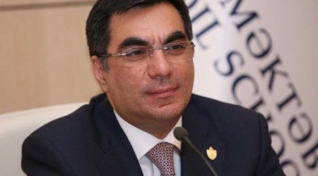 Prezident Elmar Qasımovu təltif etdi