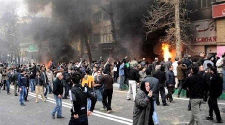 İranda nümayişçilərə ATƏŞ AÇILIB: 7 nəfər ölüb – VİDEO 