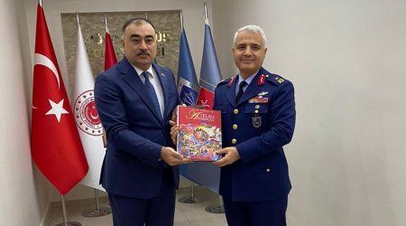 Azərbaycan səfiri Türkiyənin Pilotsuz Təyyarə Sistemlərinin Komandanlığını ziyarət edib 