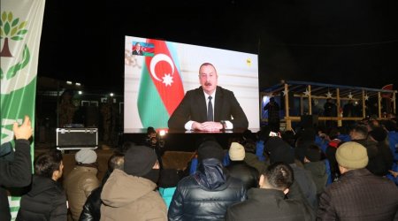 Laçın-Xankəndi yolunda fəallar İlham Əliyevin bayram təbrikini izləyiblər - FOTO
