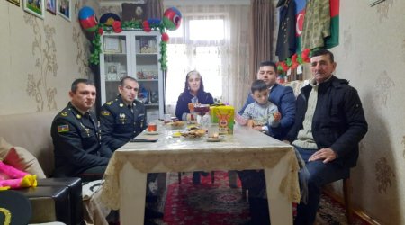 Sentyabr şəhidinin ordeni Xızıda ailəsinə təqdim olundu - FOTO