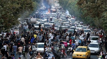 İranda silahlı hücum - Ölən və yaralılar var