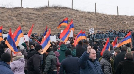 Erməni jurnalist rus hərbçilərini təhqir etdi: “Gəldiyiniz günə lənət olsun” - VİDEO