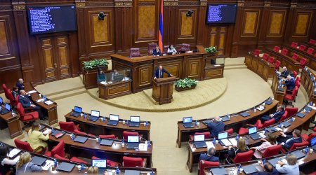 Ermənistan parlamentində MÜKAFAT DAVASI: Aparat rəhbəri istefa verəcək