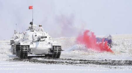 Ordumuzun tankları Türkiyədə keçirilən təlimlərdə manevrlər edib - FOTO