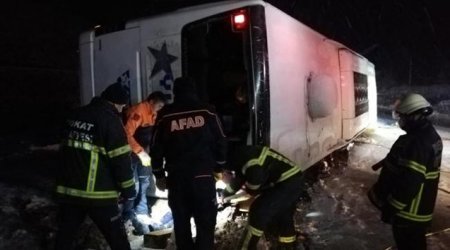 Türkiyədə daha bir avtobus QƏZASI - Ölən və yaralananlar var