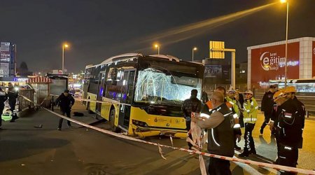 İstanbulda avtobus dayanacağa çırpıldı, yaralılar arasında azərbaycanlı da var – VİDEO- YENİLƏNİB