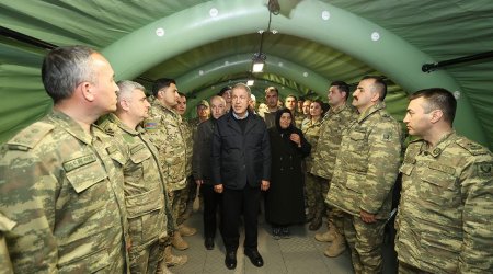 Hulusi Akar Kahramanmaraşda Azərbaycan hərbi həkimlərini ziyarət etdi - VİDEO