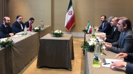 İranın xarici işlər naziri erməni həmkarı ilə görüşdü – VİDEO