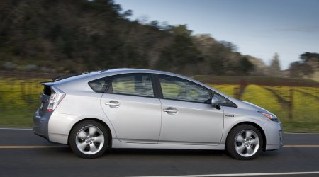 “Toyota Prius” qadını vuraraq öldürdü