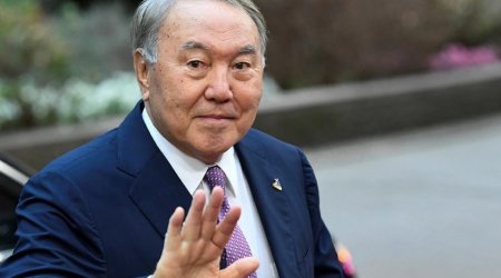 Nazarbayev ürək əməliyyatından sonra ilk dəfə ictimaiyyət qarşısına çıxdı