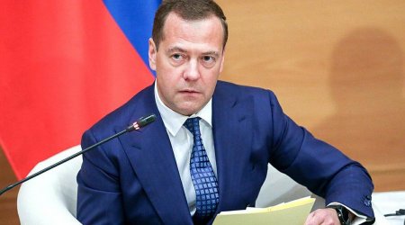 Medvedev Borreli “axmaq” adlandırdı