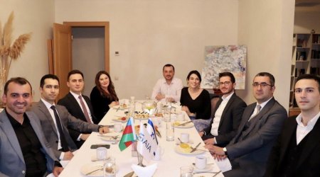Corc Dik iftar SÜFRƏSİNDƏ - FOTO