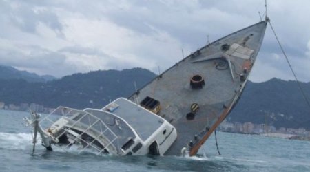 Antalyada gəmi batdı - 9 nəfər axtarılır - VİDEO