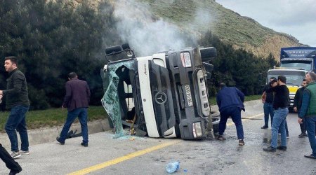 Bakı dairəvi yolunda yük maşını AŞDI