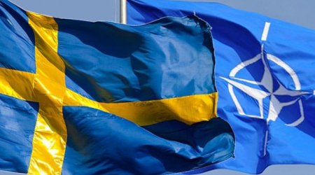 İsveçdə minlərlə insan NATO-ya qarşı çıxdı