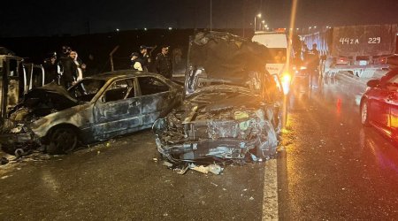 Bakıda yol qəzasında 3 nəfər yanaraq ölüb - YENİLƏNİB