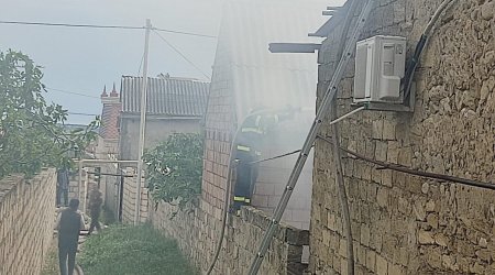 Siyəzəndə ev YANDI – FOTO  