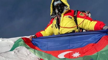 Azərbaycanlı alpinist dünyanın 5-ci ən hündür zirvəsində bayrağımızı dalğalandırdı - FOTO