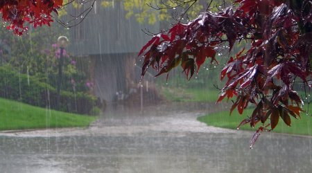 XƏBƏRDARLIQ: Rayonlarda leysan yağışları yağacaq, dolu düşəcək