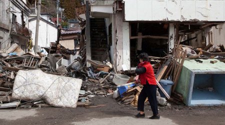 Fransada güclü zəlzələ: Yüzlərlə ev, məktəb dağıldı