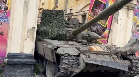 Rostovda “Vaqner”in tankı hərbi qərargahın yolunu BAĞLADI - VİDEO 