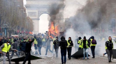 İğtişaşlar Fransada iş adamlarına 1 milyard avrodan çox ziyan vurub