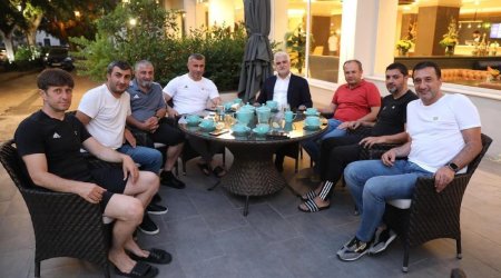 “Qarabağ”ın prezidenti komanda ilə görüşdü