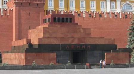 Moskvada Lenin mavzoleyini yandırmaq İSTƏDİLƏR  