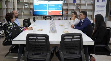 Məleykə Abbaszadə 3-cü “Yüksəliş” müsabiqəsinin bir qrup finalçısı ilə görüşüb - FOTO 