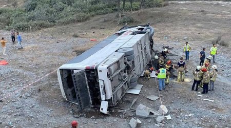 İstanbulda aeroport işçilərinin olduğu avtobus AŞIB 